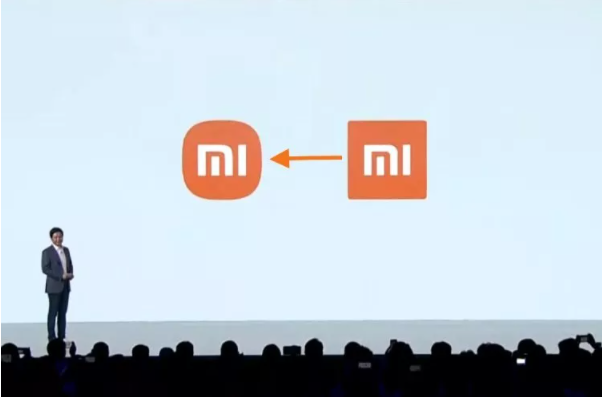 小米的新圖案logo設(shè)計標志讓觀眾有些失望.png