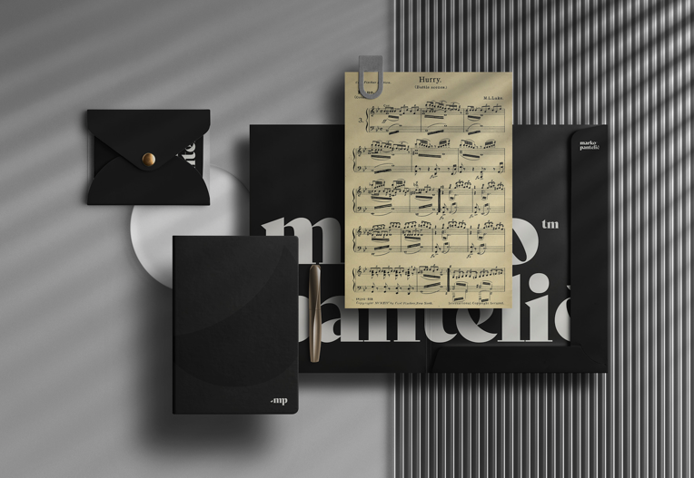 光盤(pán)盒樂(lè)譜和筆記本形象.png