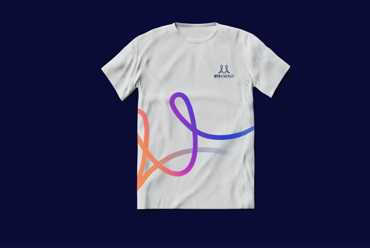 升級(jí)勃勃的T恤形象設(shè)計(jì).png
